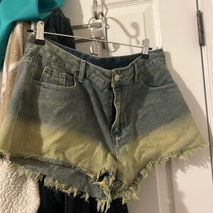 Super cute denim ombre short